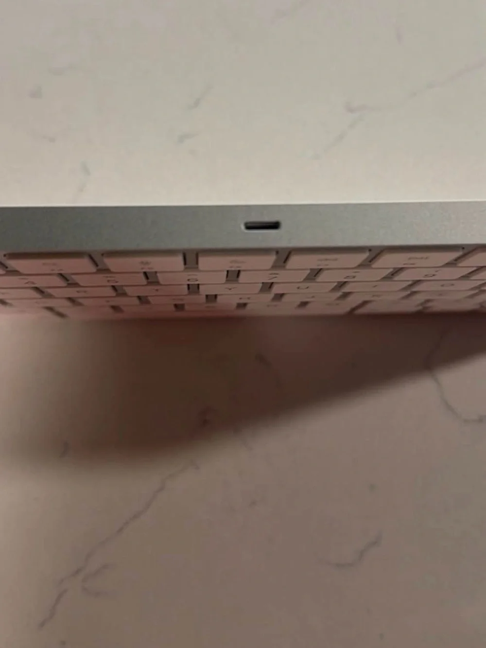 APPLE MAGIC KEYBOARD